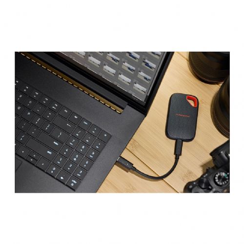 Zunanji SSD disk SanDisk Extreme 1TB, USB-C, 2000 MB/s, IP65, strojno šifriranje