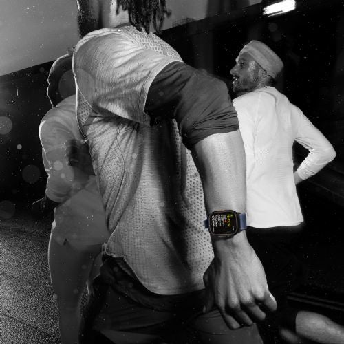 Pametna ura Apple Watch Ultra 2 GPS + Cellular 49 mm ohišje iz naravnega titana z milansko zanko iz naravnega titana - M