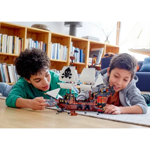 Kocke Lego® Creator 3in1: Piratska ladja (31109)