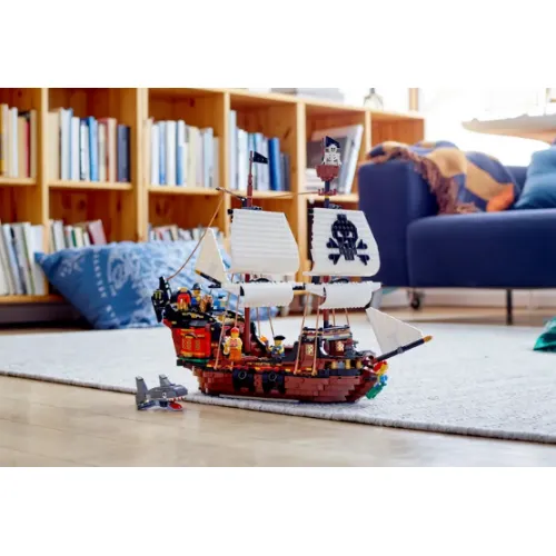 Kocke Lego® Creator 3in1: Piratska ladja (31109)