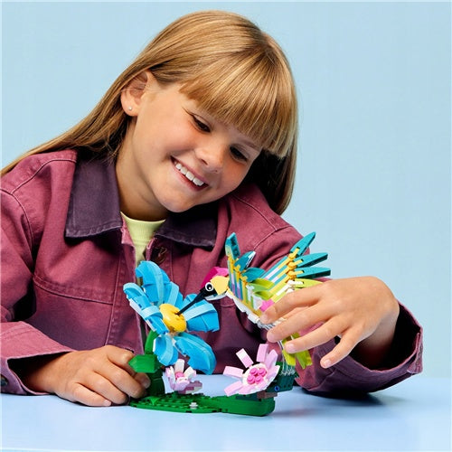 Kocke Lego Creator 3-v-1 Igrača za gradnjo divjih živali: Barviti kolibri, 312 kock, od 8. let (31384)