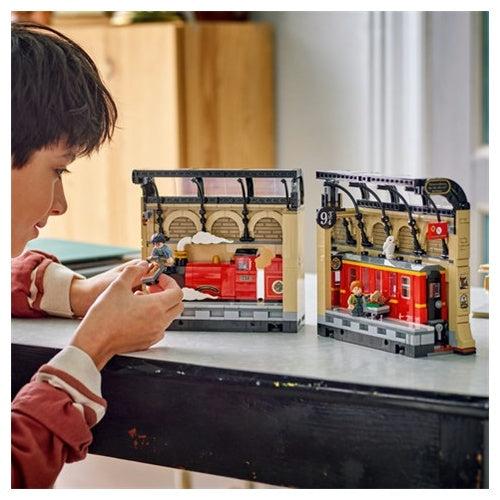 Kocke Lego Harry Potter: Knjižna niša – Bradavičarski ekspres (76450)