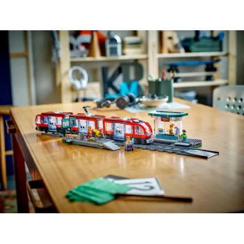 Lego® City: Tramvaj s postajom (60423)