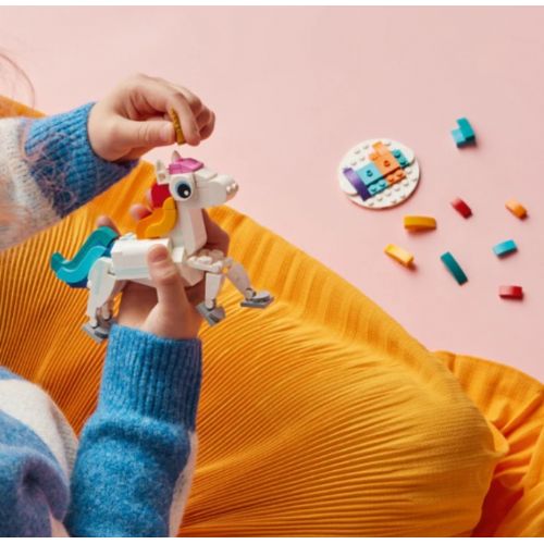 Kocke Lego® Creator: Čarobni samorog (31140)