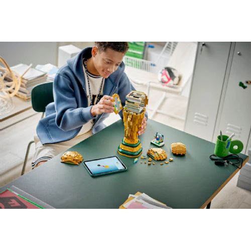 Lego Editions Official FIFA World Cup Cup, 2842 pieces, ages 12 and up (43020)
