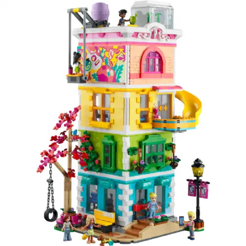 Kocke Lego® Friends: Dom občanov v Heartlake Cityju (41748)