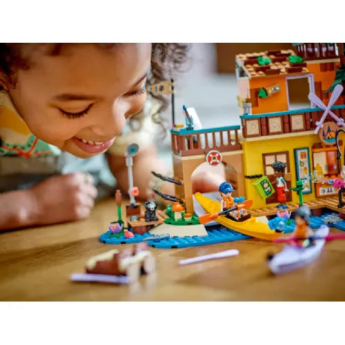 Kocke Lego Friends: Pustolovski tabor za vodne športe (42626)