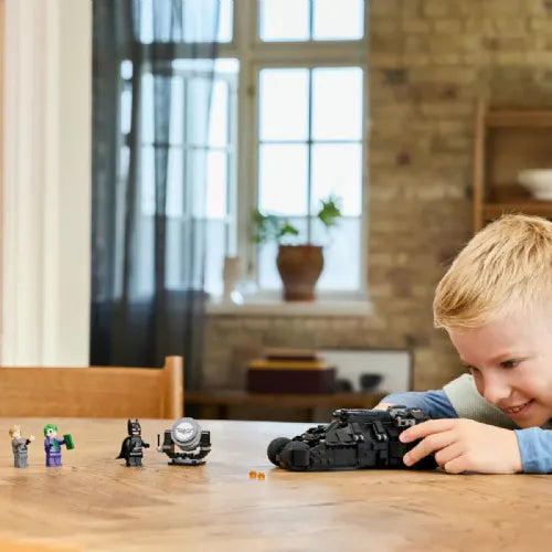 Kocke Lego Super Heroes: Batmanov™ Tumbler proti Two Faceu™ in Jokerju™ (76303)