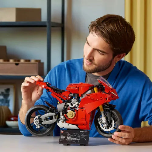 Lego Technic kockice: Ducati Panigale V4 S motor (42202)