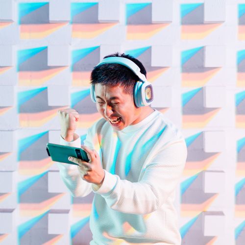 Slušalke Logitech A30 BELA/VIJOLIČNA