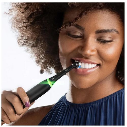 Električna zobna ščetka Oral-B iO serija 5 mat črna