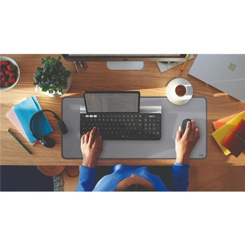 Podloga za miško Logitech Desk Mat Studio, siva