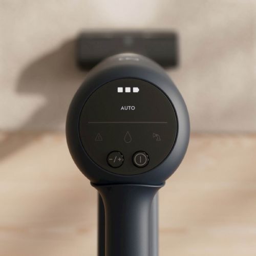 Pokončni baterijski sesalnik Electrolux TurboLight EP71UB14DB