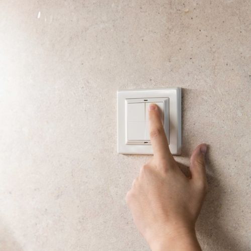 Shelly Plug & Play "BLU zidni" prekidač s 4 adaptera Gira & Merten Weiß