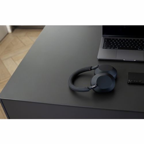 Slušalke Sony WH-1000XM5B Bluetooth z odpravljanjem šumov in mikrofonom, črne barve
