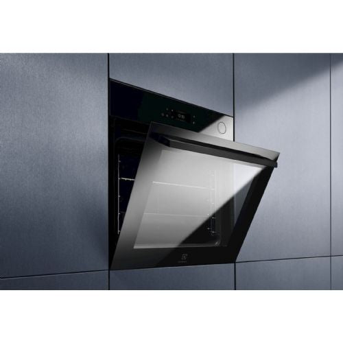 Vgradna pečica Electrolux EOC8P39WZ, piroliza, WiFi, parna 25% EOC8P39WZ