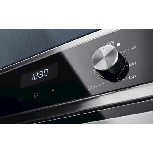 Vgradna pečica Electrolux EOF5H40BX, SurroundCook