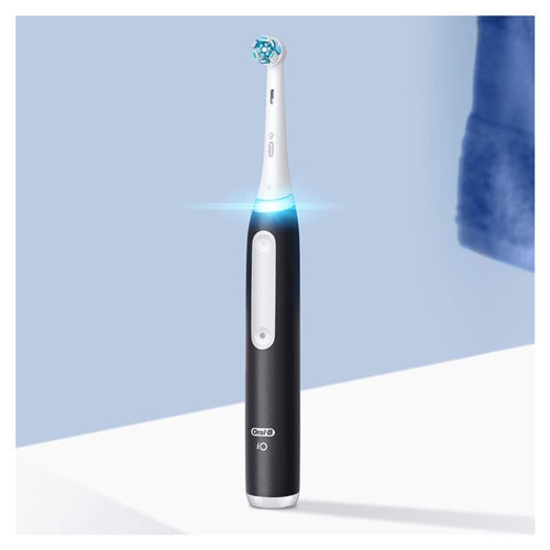 Električna zobna ščetka Oral-B iO Series 3, črna