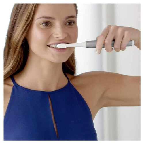 Električna zobna ščetka Oral-B Pulsonic Slim Luxe 4500 Travel Edition, baterija Ni-Mh, do 14 dni delovanja, 3 načini čiščenja, časovnik, belo-srebrna