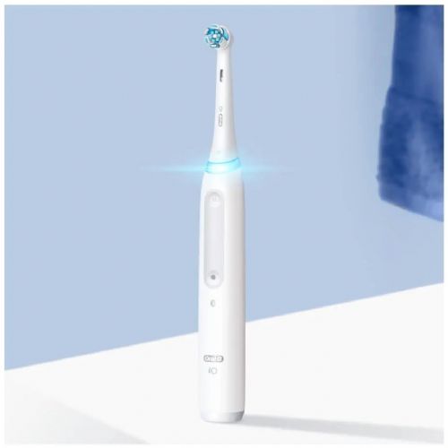 Električna zobna ščetka Oral-B iO Series 4 *Precej bela* z Reiseetui